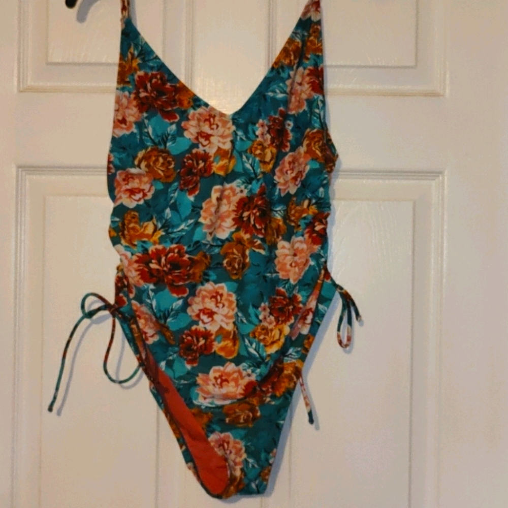 👙 swim suit
